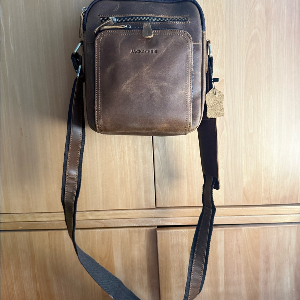 Men's Leather Messenger Bag - Brown